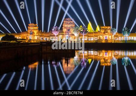 Angkor wat si illumina Foto Stock