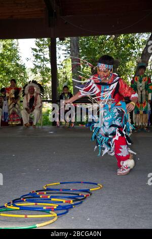 Danza indiana tradizionale al Calgary Stampede Indian Village Foto Stock