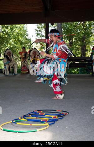 Danza indiana tradizionale al Calgary Stampede Indian Village Foto Stock