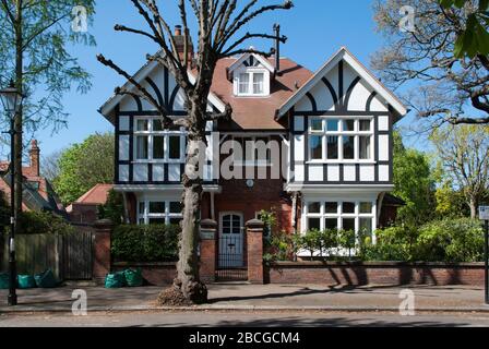 Regina Anne Revival architettura Richard Norman Shaw Garden Suburb Woodstock House, Woodstock Road, Turnham Green, Chiswick, Londra, W4 1DS Foto Stock