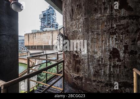 edificio abbandonato della casa di fabbrica Foto Stock