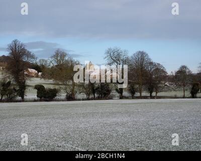 Scene invernali attraverso Hughenden Park in High Wycombe, Bucks. Foto Stock