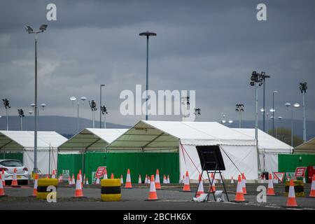 Glasgow, Regno Unito. 4th Apr, 2020. Nella foto: Nuovo centro di test con coronavirus (covid19) in stile drive-thru da aprire domani. Situato presso il parcheggio per lunghi soggiorni dell'Aeroporto di Glasgow, trasformato in un centro di test mobile in stile drive-through per supportare la risposta pandemica di |Scottish Governments Covid-19. Credito: Colin Fisher/Alamy Live News Foto Stock