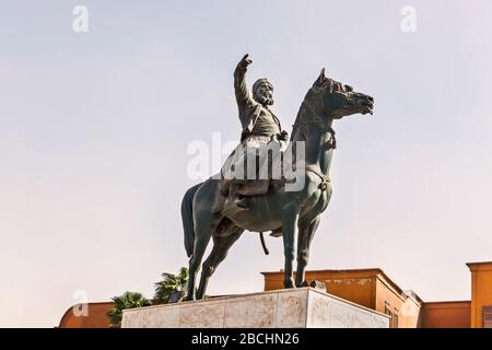 Statua di Ibrahim Pascià al Wali, 1789 a 1848, il governatore della Siria e della Palestina, Vicerè d'Egitto. Monumento è in Saladino Cittadella del Cairo in Egitto. Foto Stock