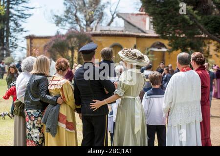 Due attori amatoriali che fungono l'imperatore d'Austria Carlo 1 o Carlo 1 e sua moglie Zita al Quinta Jardins do Imperador sulla riapertura dell'EMP Foto Stock