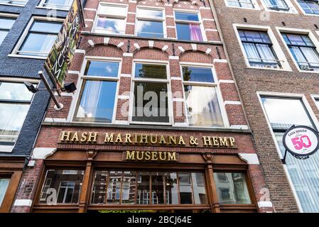 Amsterdam, Paesi Bassi - 7 settembre 2018: Facciata dell'Hash Marihuana e Museo della canapa ad Amsterdam, Paesi Bassi Foto Stock