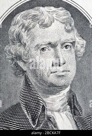Ritratto del terzo presidente americano Thomas Jefferson su due dollar banconota bill macro, lato anteriore complementare. Foto Stock