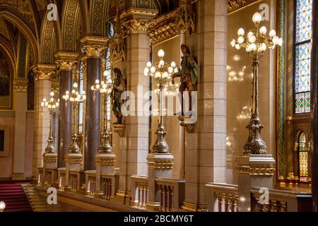 Il Grand Entrance. Il Palazzo del Parlamento ungherese, Budapest, Ungheria. Foto Stock