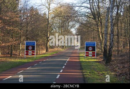 Entrando nel villaggio di Oosterbeek nella contea di Renkum nei Paesi Bassi Foto Stock