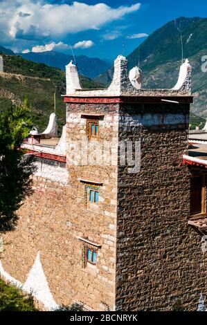 Jiaju Zangzhai uno della Cina il più bei villaggi, Danba County, nella provincia di Sichuan Foto Stock