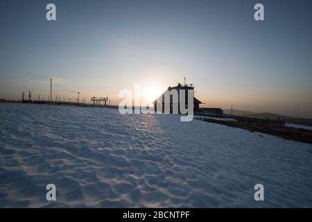 Feldberg cima 1493m. Nella Foresta Nera meridionale in Germania, in cima si trova una torre televisiva, una stazione meteorologica e un radar meteorologico Foto Stock