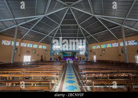 All'interno di una chiesa cristiana a Joal-Fadiouth in Senegal Foto Stock