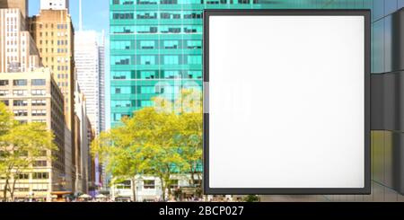 Mockup tabellone per la pubblicità, edificio alto sfondo urbano. Spazio vuoto bianco modello poster media pubblicità pubblicità display. 3d illustra Foto Stock