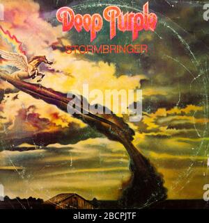 BELGRADO, SERBIA - 23 OTTOBRE 2019: Copertina dell'album in vinile Stormbringer di Deep Purple. È il nono album in studio della band inglese hard rock Deep Foto Stock