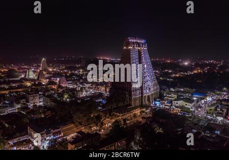 Srirangam famoso tempio a Tiruchirappalli, India, vista aerea droni Foto Stock