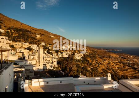 Grecia, arcipelago delle Cicladi, Tinos: Il villaggio di Kardiani è un villaggio pittoresco bello e certamente il più verde di Tinos. Si trova sulla pendenza Foto Stock