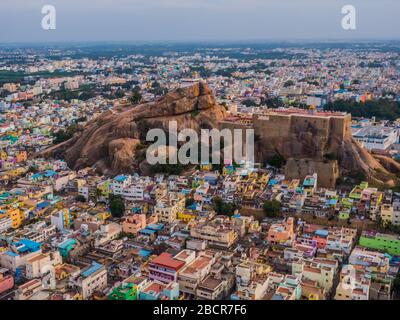 Forte rock a Trichy, India, vista aerea drone Foto Stock