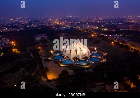 Tempio di Loto a Delhi, India, tramonto aereo Foto Stock
