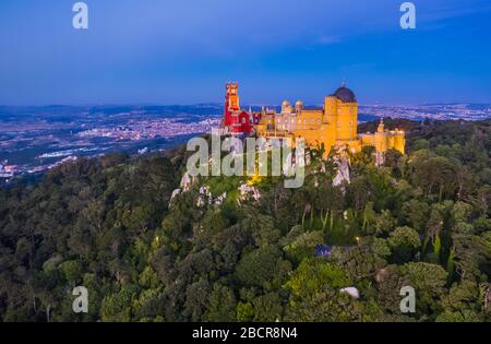 Sintra Palace in Portogallo, vista aerea drone Foto Stock