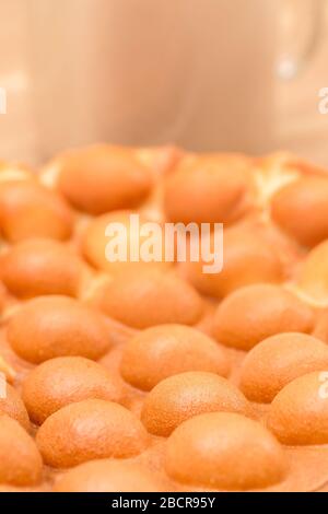 Tradizionale Hong Kong waffle morbido e croccante dal forno, Hong Kong Egg, uovo puff Foto Stock