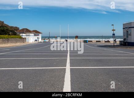 Bournemouth, Dorset, Regno Unito. 5th aprile 2020. Un parcheggio auto vuoto presso la spiaggia a Bournemouth Dorset, Regno Unito. Credito: Thomas Faull/Alamy Live News Foto Stock