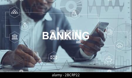 Collage di manager afro-americano con smatphone e laptop, word BANKING e le icone relative alla finanza Foto Stock