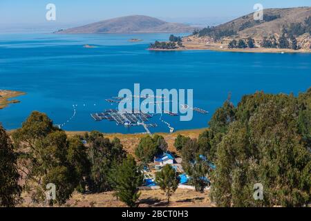 San Pabblo de Tiquina, porto dei traghetti per San Pedro de Tiquina, Tiquina, Dipartimento la Paz, Bolivia Foto Stock