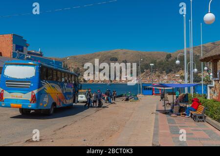 San Pabblo de Tiquina, porto dei traghetti per San Pedro de Tiquina, Tiquina, Dipartimento la Paz, Bolivia Foto Stock