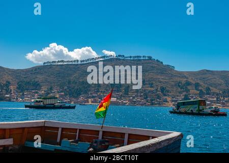 San Pabblo de Tiquina, porto dei traghetti per San Pedro de Tiquina, Tiquina, Dipartimento la Paz, Bolivia Foto Stock