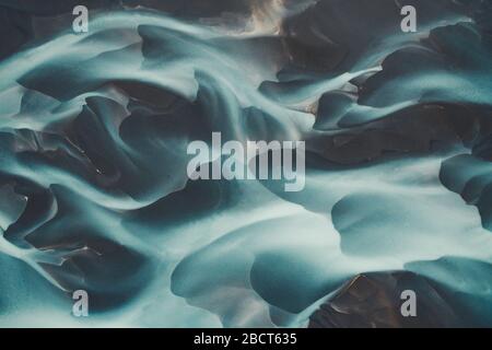 Fotografia aerea di un sistema fluviale glaciale nel sud dell'Islanda. Foto Stock