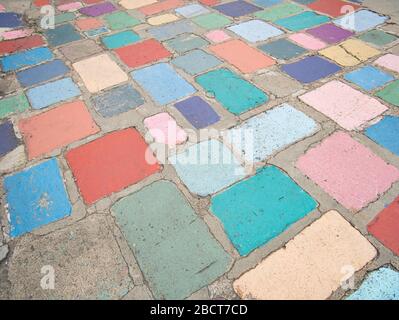 Diverse pietre colorate per pavimentazione in diverse dimensioni Foto Stock