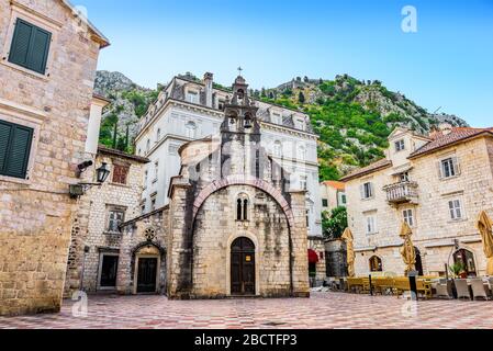 Chiesa di San Luca a Cattaro all'alba, Montenegro Foto Stock