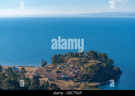 Campagna rurale sulla penisola Copacabana ad un'altitudine di circa 4.000 m, Dipartimento la Paz, Bolivia, America Latina Foto Stock