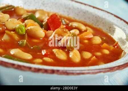 Bob v garne - Bean Guvech tipico cibo bulgaro Foto Stock