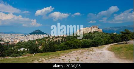 L'iconico Tempio del Partenone all'Acropoli di Atene, Grecia Foto Stock