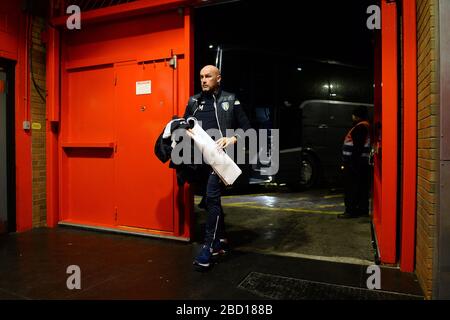 Arriva il Manager di Colchester United, John McGreal - Manchester United contro Colchester United, Carabao Cup Quarter-Final, Old Trafford, Manchester, Regno Unito - 18 dicembre 2019 solo per uso editoriale - si applicano restrizioni DataCo Foto Stock