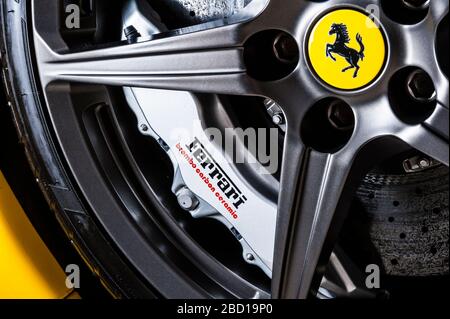 Ferrari Scuderia Spider 16M costruita per commemorare la Ferrari vincendo il 16° Campionato Mondiale costruttori di F1 nel 2008. sono state costruite 499 auto. Foto Stock