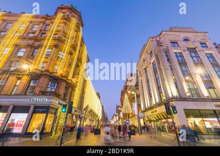 Buchanan Street a Christmas, City Centre, Glasgow, Scozia, Regno Unito, Europa Foto Stock