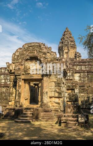 Bakong Prasat tempio in Angkor Wat complesso, Siem Reap, Cambogia. Foto Stock