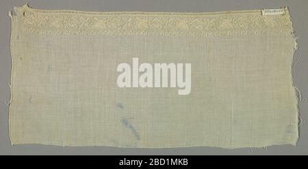 Frammento. Ricerca in ProgressFragment di camicia con una fascia che mostra uccelli geometrici e fiori. Frammento Foto Stock