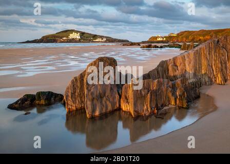 Burgh Island da Bigbury-on-Sea Beach, South Hams, Devon, Inghilterra, Regno Unito, Europa Foto Stock