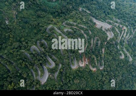 Kolli colline Kollimalai settanta tornanti situati nel centro di Tamil Nadu, India Foto Stock