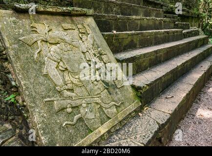 Pannello intagliato al Templo XXI, Acropolis sur, rovine Maya al sito archeologico di Palenque, Chiapas, Messico Foto Stock