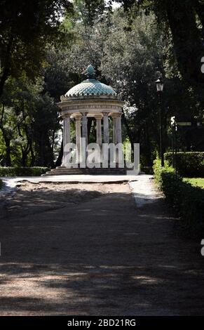 Tempio di Diana nel Parco di Villa Borghese nella città di Roma Foto Stock