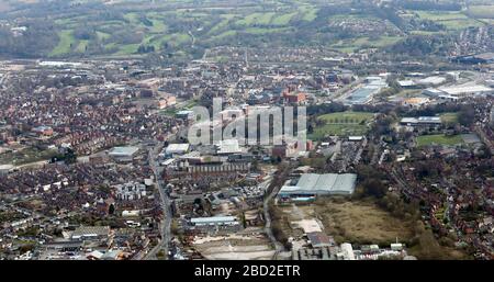 Vista aerea di Chesterfield da ovest guardando la A619 Chatsworth Road verso il centro della città Foto Stock