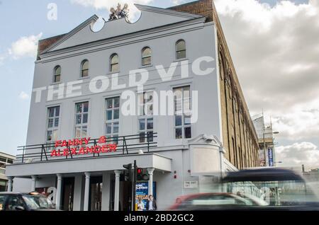 LONDRA - MARZO 2018: Il Teatro Vecchio Vic, un famoso teatro da 1000 posti vicino alla Stazione di Waterloo nel sud di Londra Foto Stock