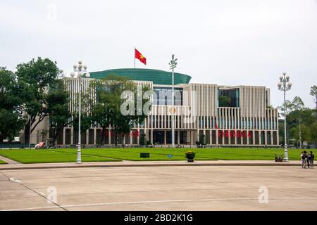 Il Palazzo dell'Assemblea Nazionale, Piazza Ba Dinh, Hanoi, Vietnam. Foto Stock