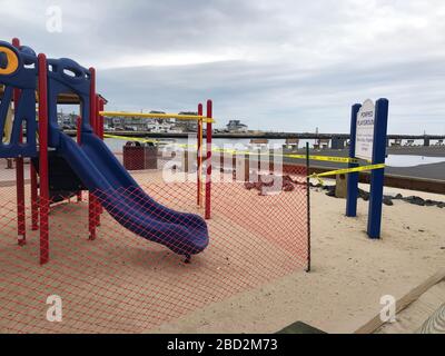 Point Pleasant Beach, New Jersey, Stati Uniti. 6 Aprile 2020. Le aree pubbliche sono chiuse a causa della pandemia di Coronavirus a Point Pleasant Beach, New Jersey, il 6 aprile 2020. Credit: John Barrett/Phot Olink/Media Punch/Alamy Live News Foto Stock