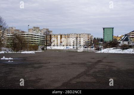 Cluj-Napoca, Romania; 2020 marzo - parchi giochi e bascetbal vuoti chiusi e vuoti durante la pandemia di blocco Foto Stock