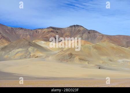 Paesaggio montano al confine con Argentina, Altiplano, Paso de Jama, Antofagasta regione, Cile Foto Stock